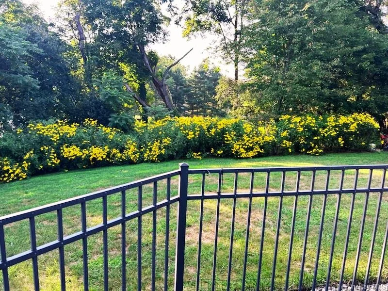 Photo of 1 Fox Road