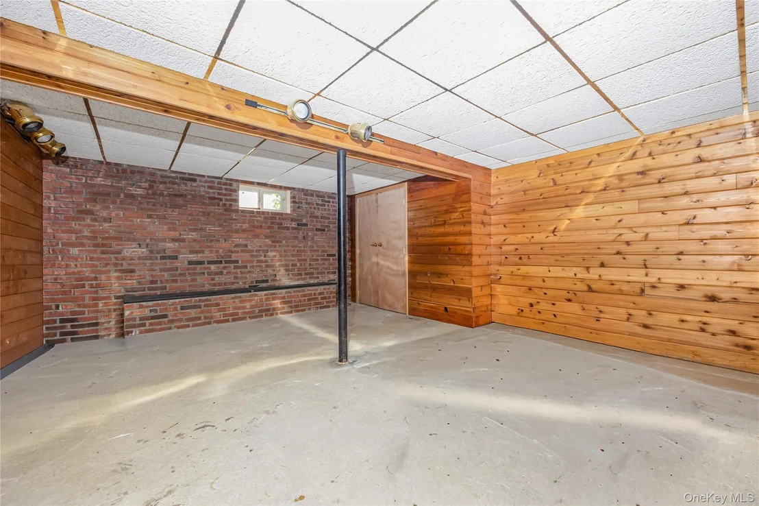 Photo of 1340 Spur Drive S