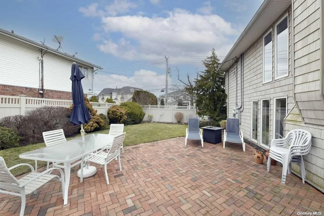 Photo of 2864 Shore Drive
