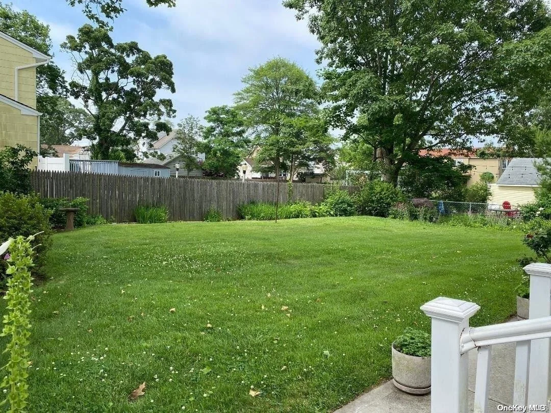 Photo of 664 Thomas Avenue