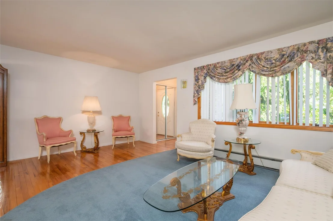 Photo of 745 Willow Road