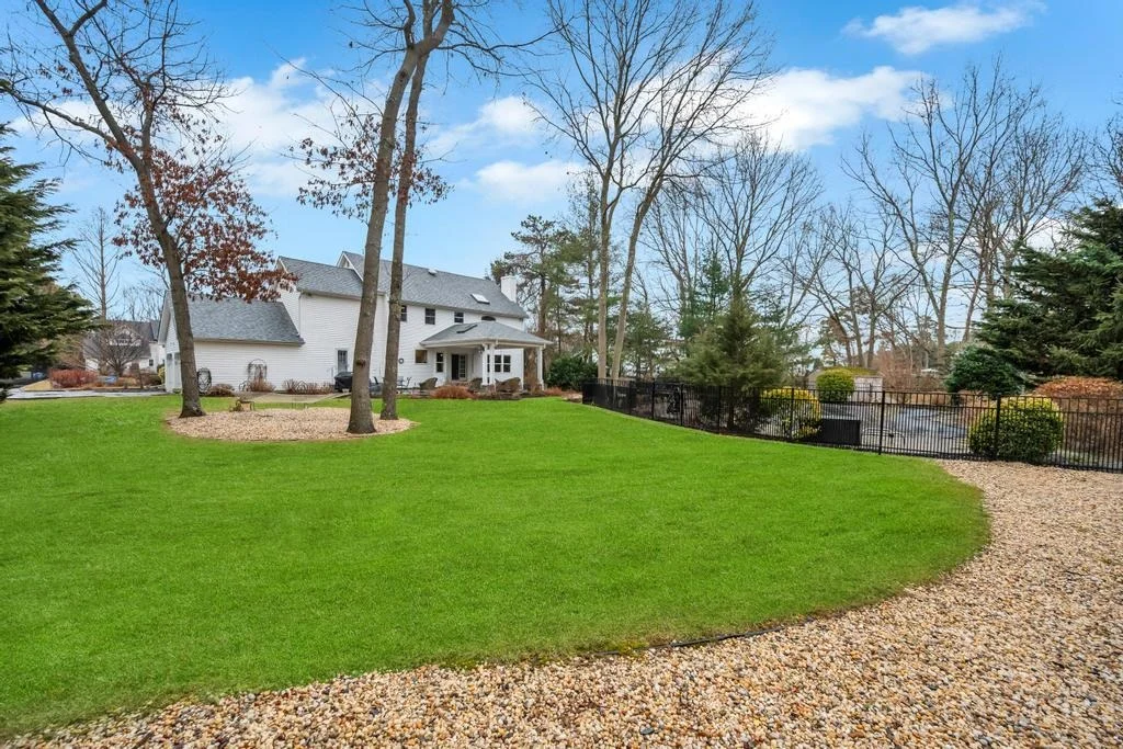 Photo of 30 Ridgefield Drive