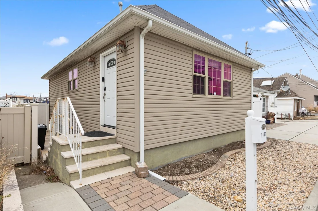 Photo of 1137 Washington Place