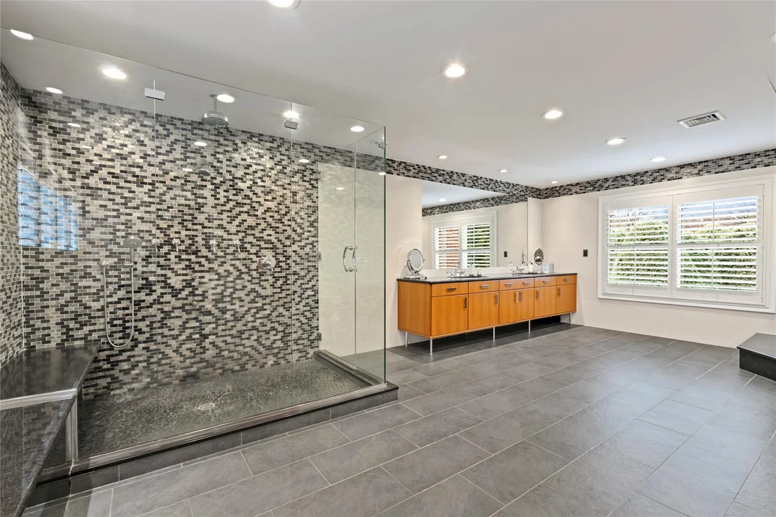 Photo of 145 Crescent Drive