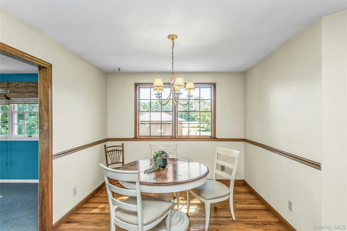 Photo of 735 Muncey Road