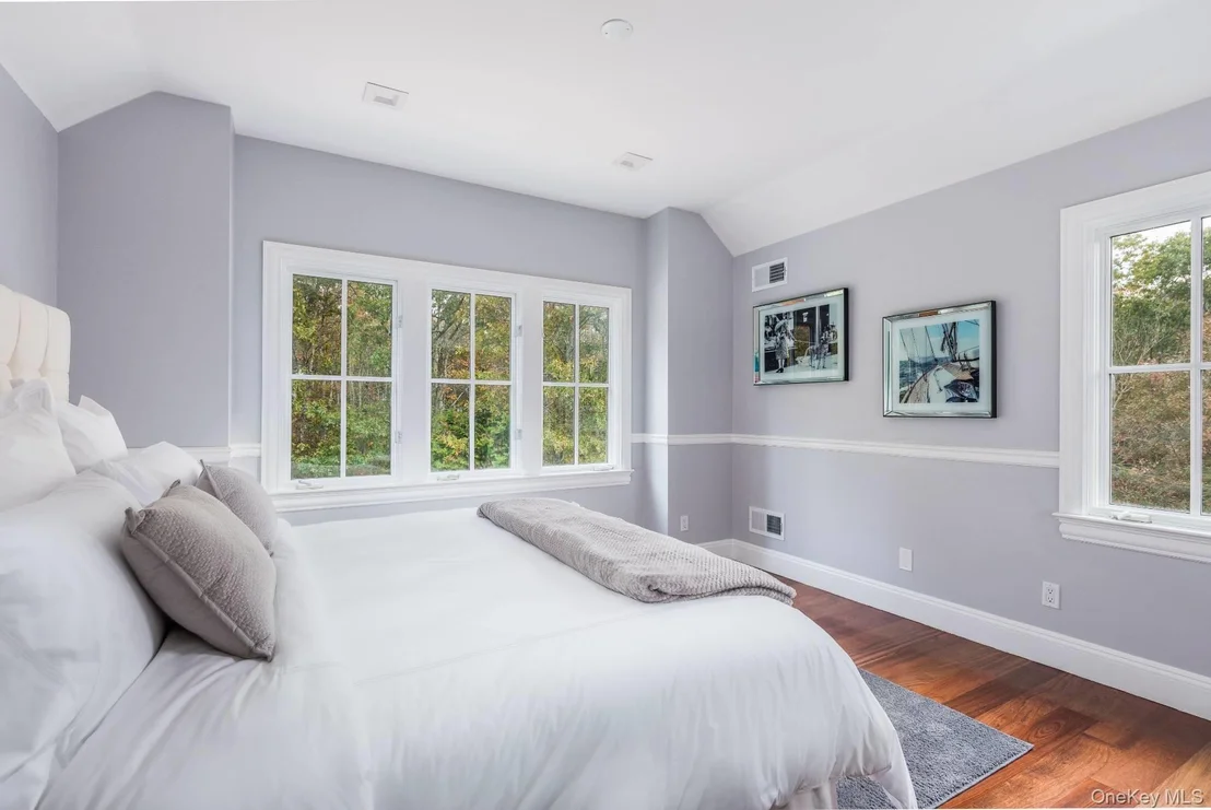 Photo of 2136 Deerfield Road