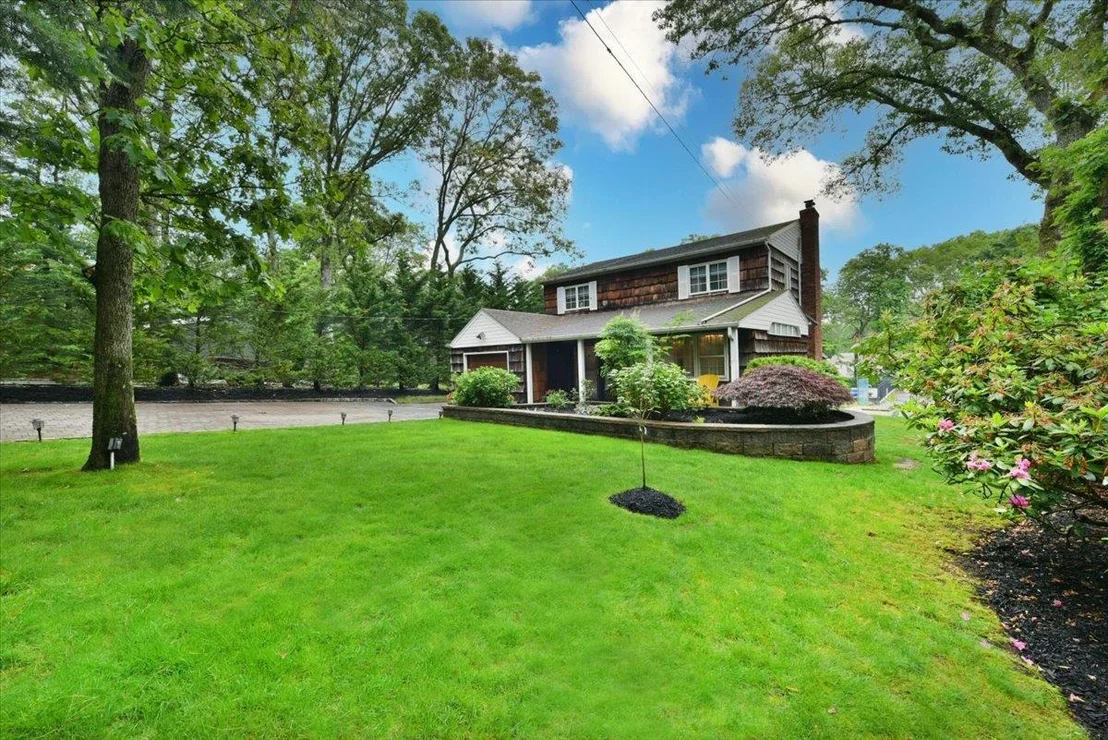 Photo of 41 Grassy Pond Drive