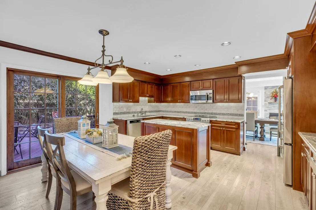 Photo of Unit END at 12 Maple Run Drive
