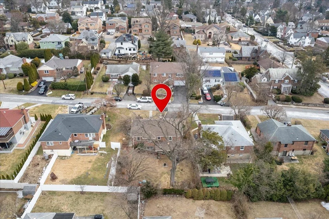 Photo of 79 Algonquin Road