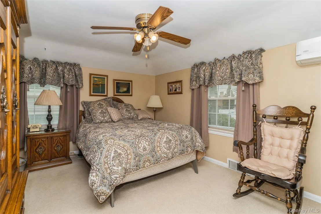 Photo of 35 Roydon Drive N