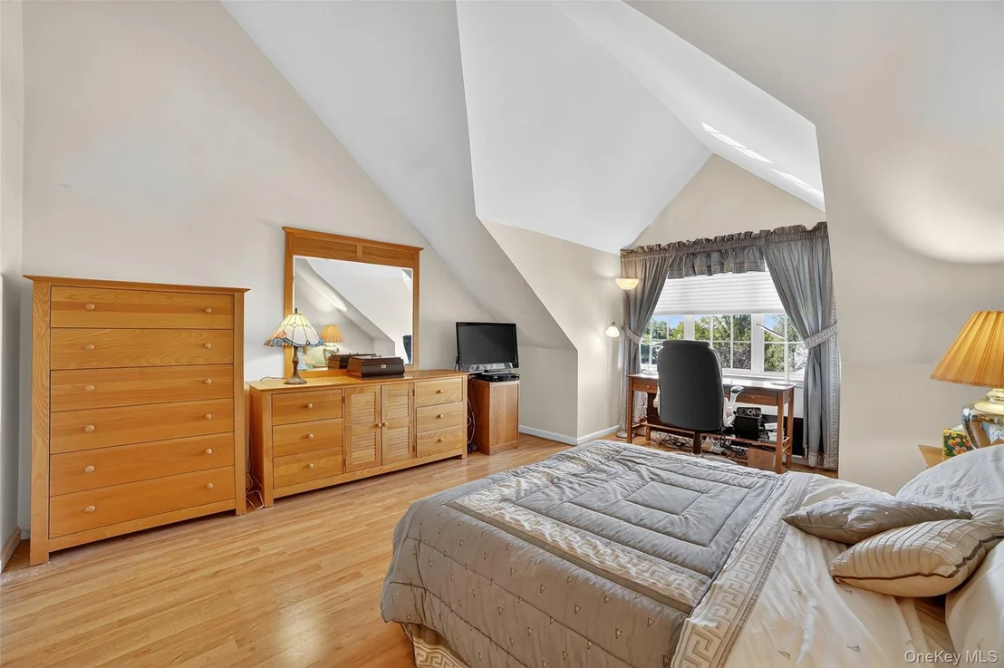 Photo of 35 Roundtop Road