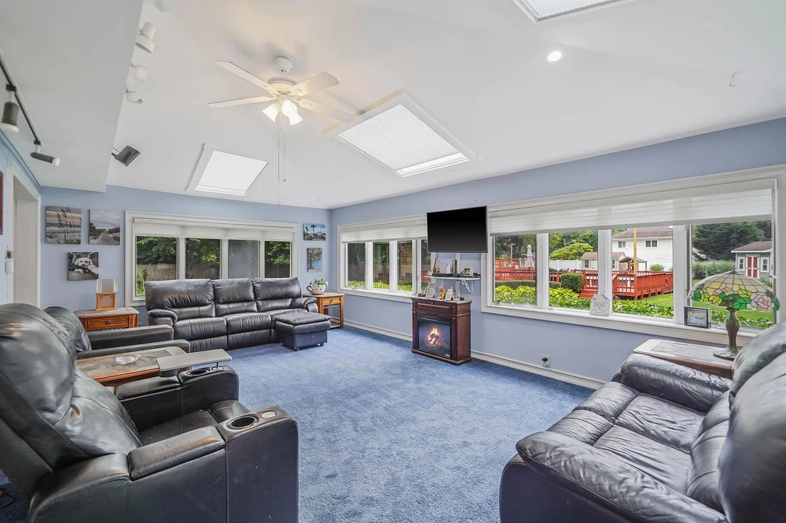 Photo of 2 Clearbrook Drive