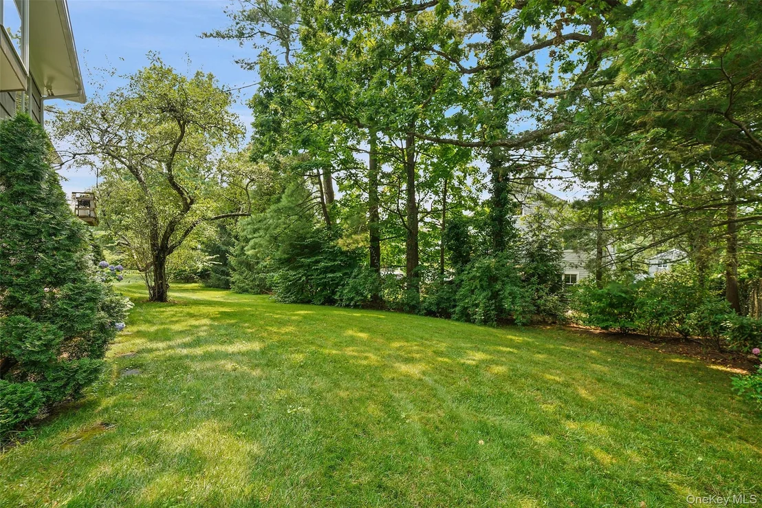 Photo of 6 Greenhouse Circle