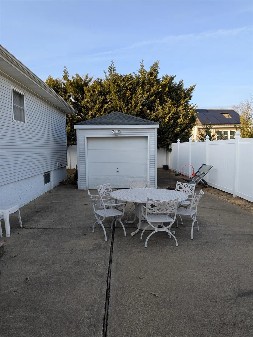 Photo of 185 Ecker Avenue