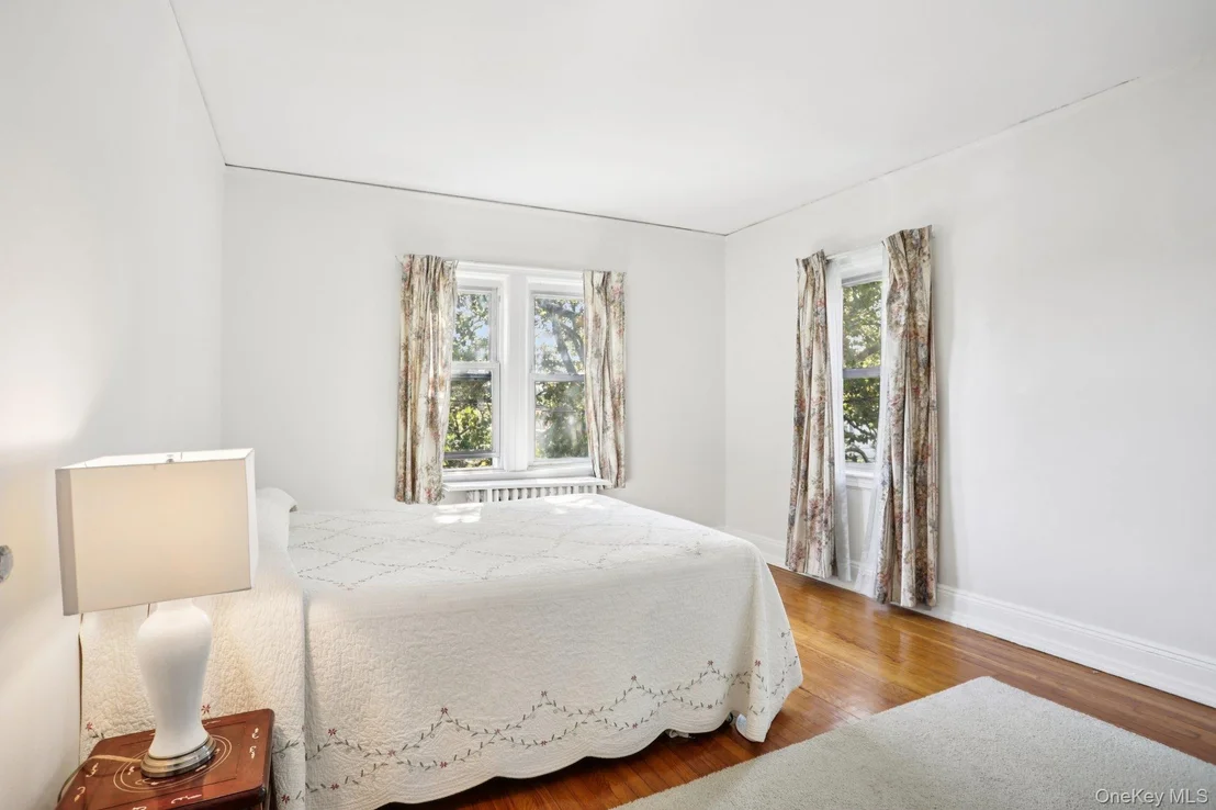 Photo of 184 Hillcrest Road