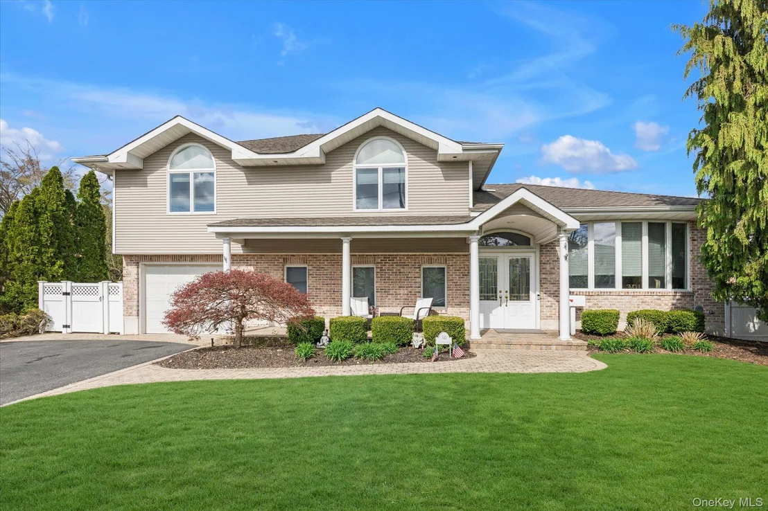 Photo of 340 Woodbridge Lane