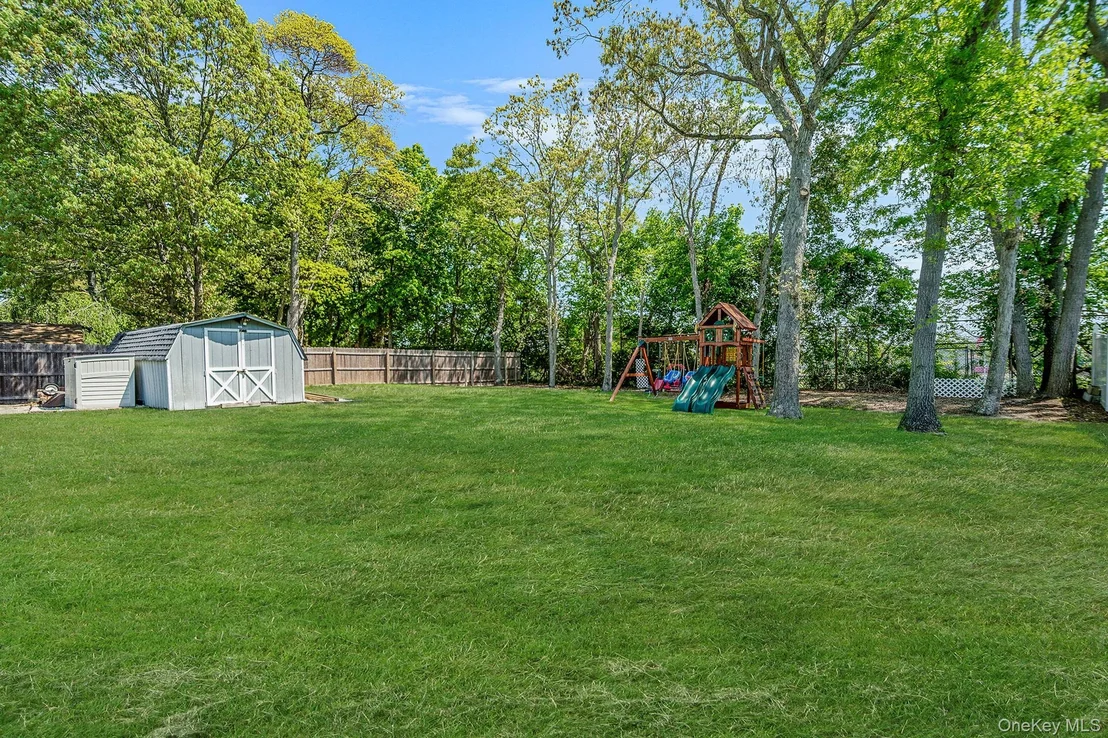 Photo of 121 Selden Boulevard