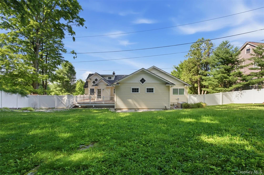Photo of 12 Leeside Road