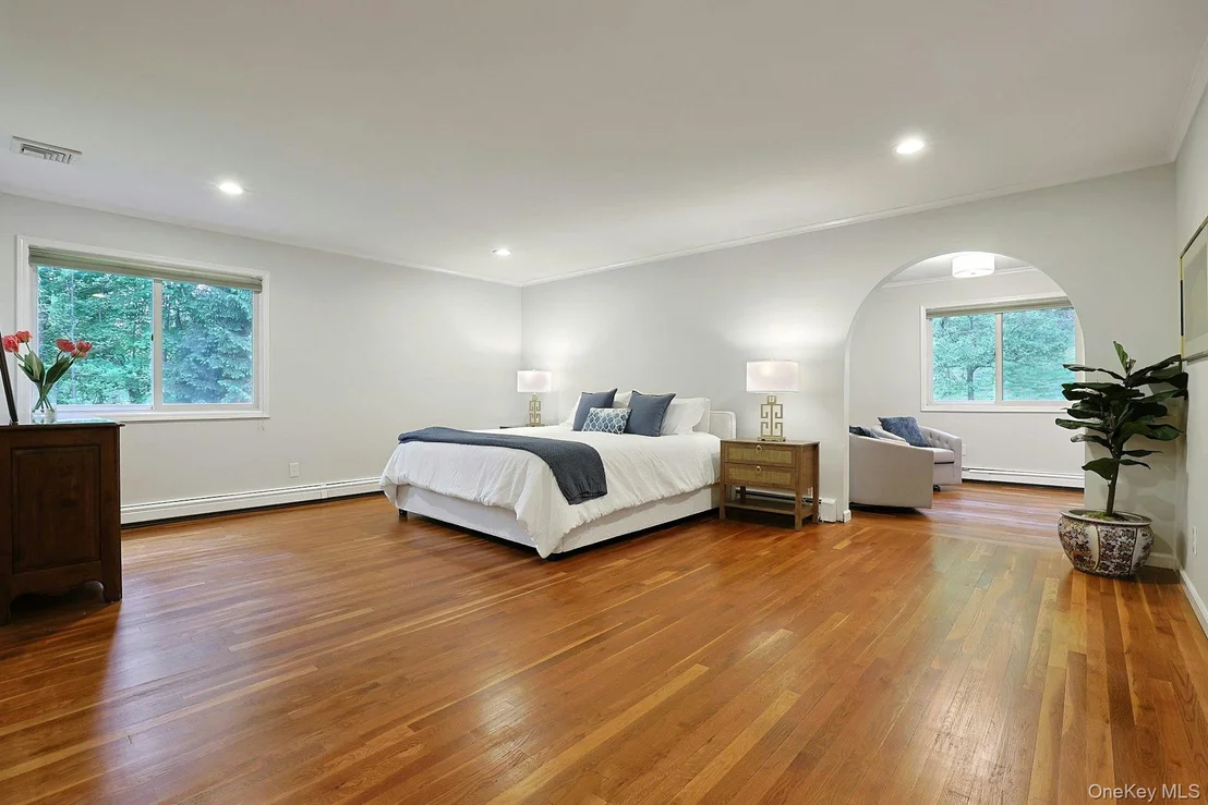 Photo of 77 Central Drive