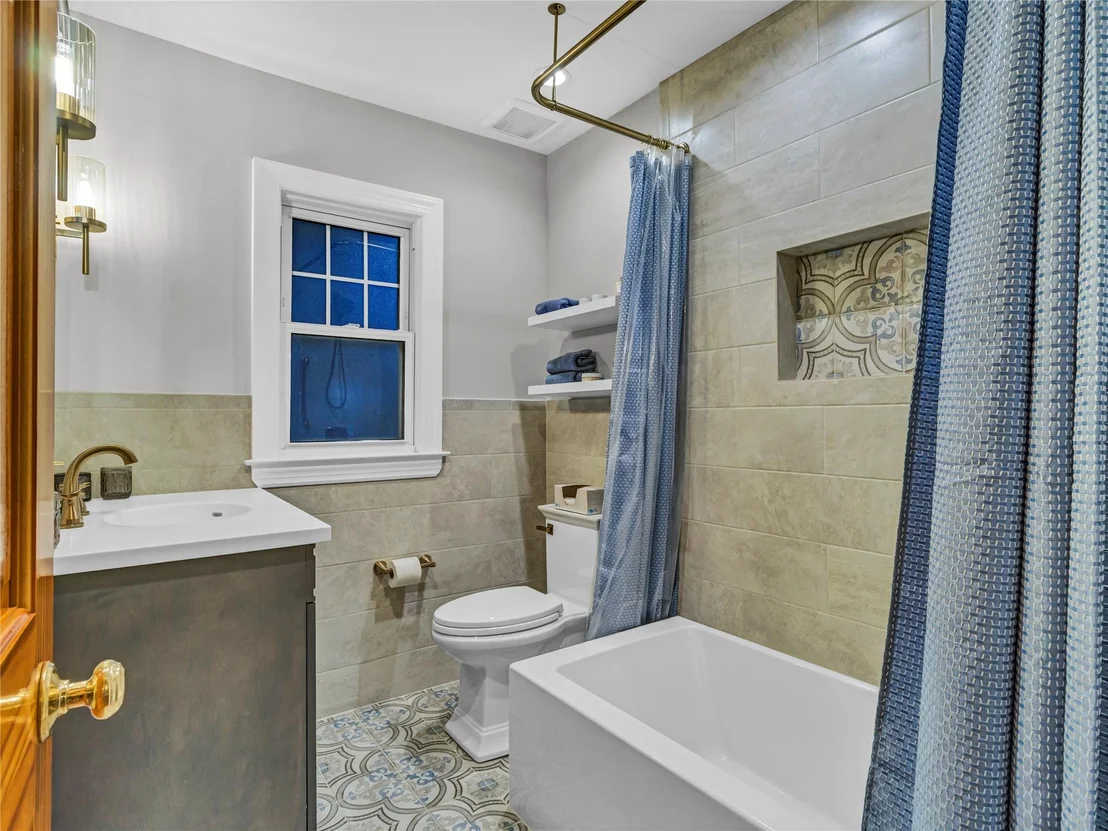Photo of 108 Vincent Avenue