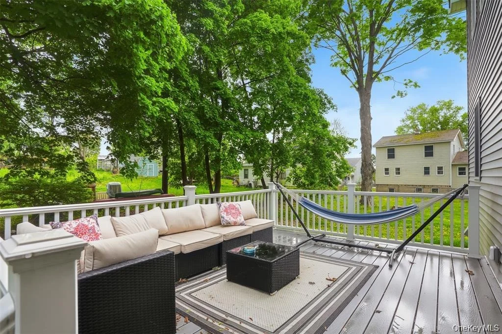 Photo of 33 Howland Avenue