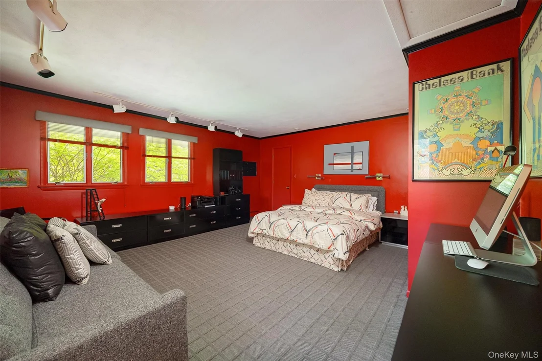 Photo of 42 Yates Boulevard