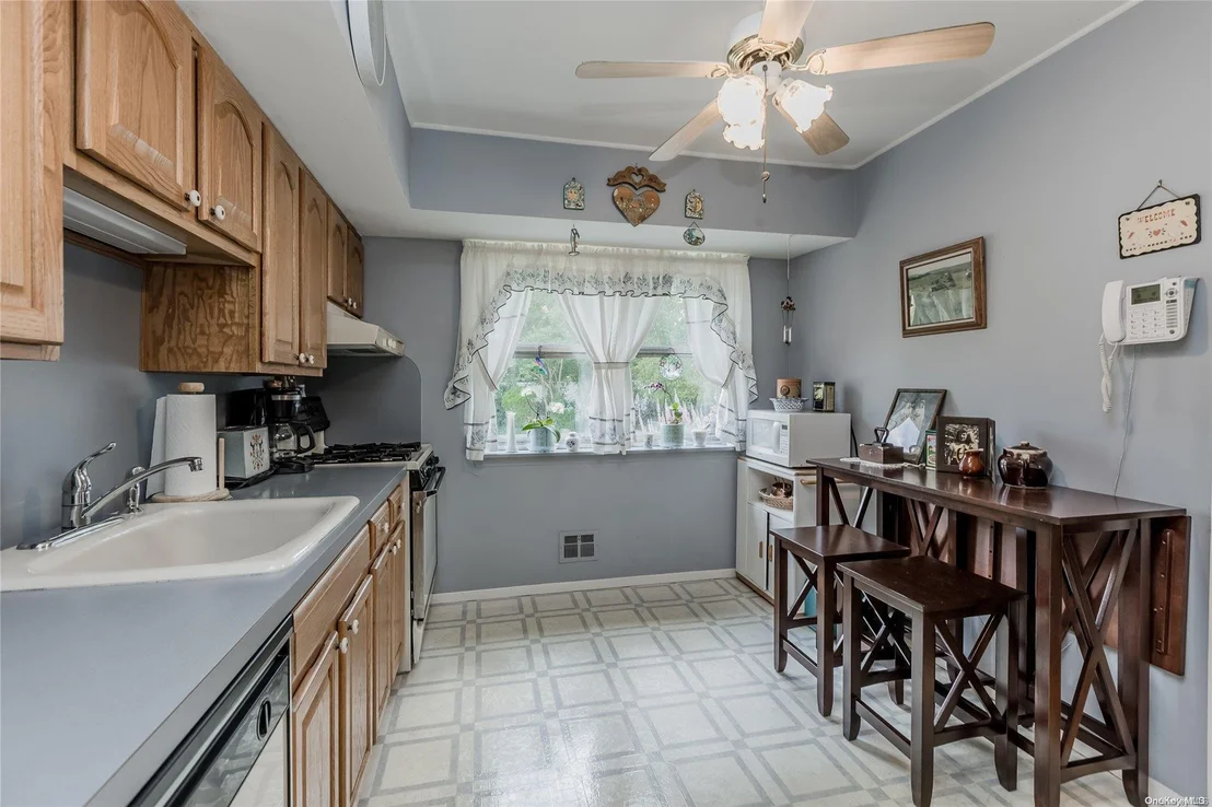 Photo of 53 Roxbury Drive