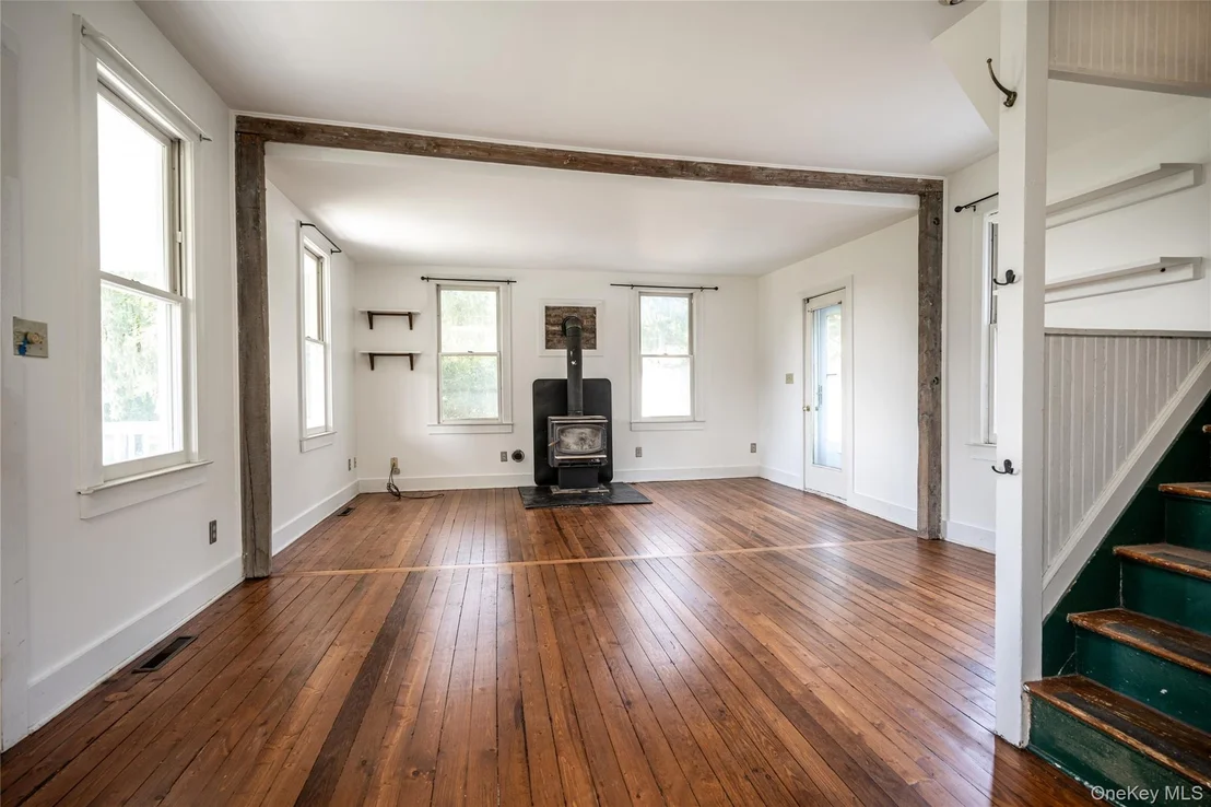 Photo of 672 Tower Hill Road