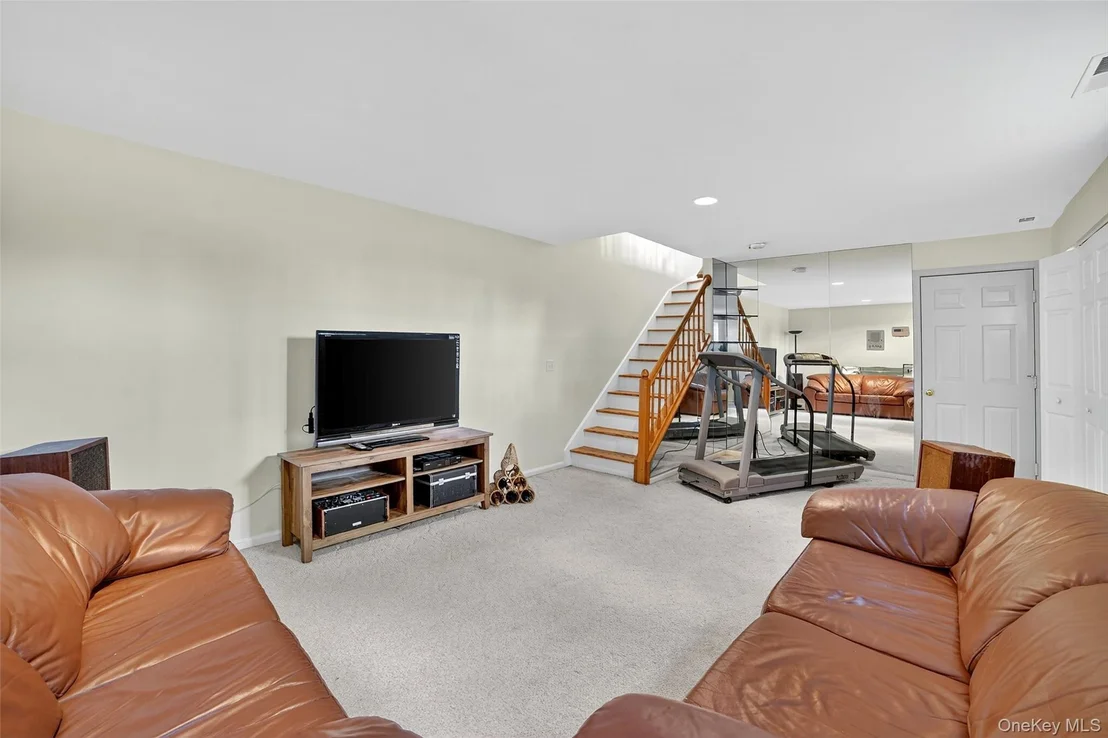 Photo of 35 Roundtop Road