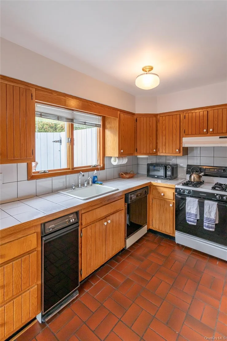 Photo of 18 Alanson Lane