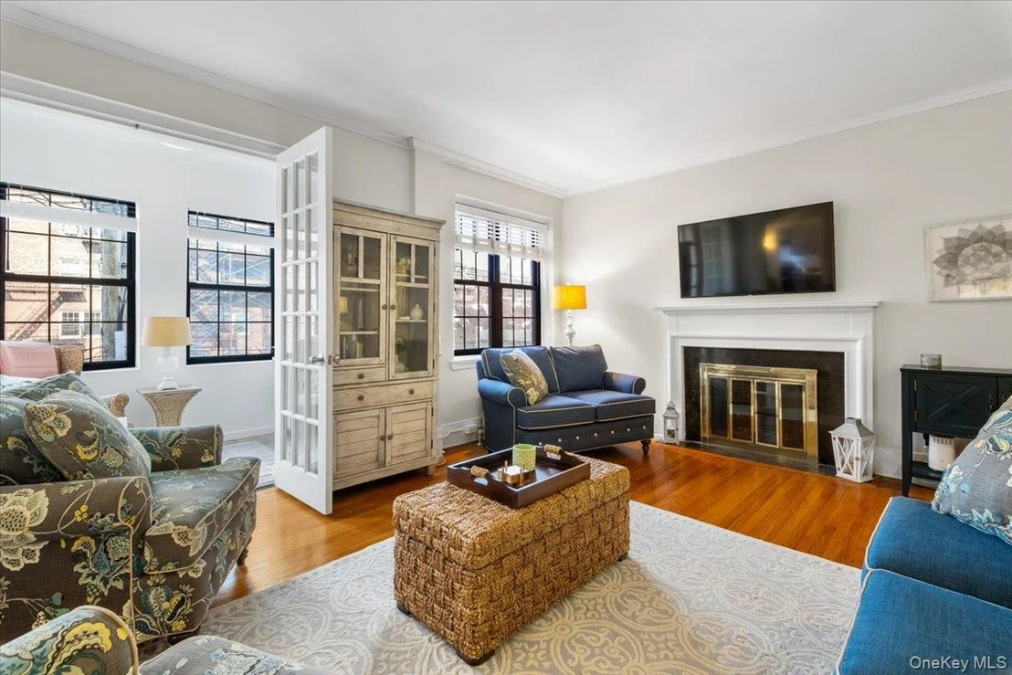 Photo of Unit 3A at 824 Bronx River Road
