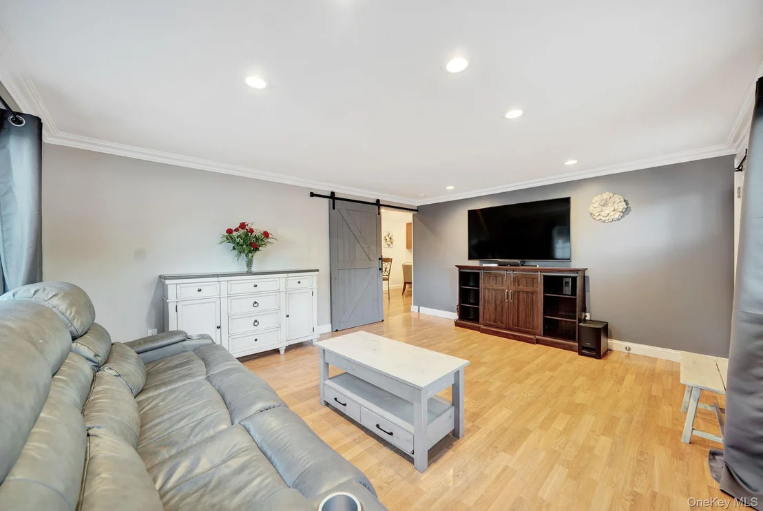 Photo of 629 East Drive