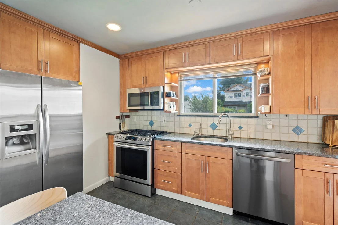 Photo of 10 Lillian Lane