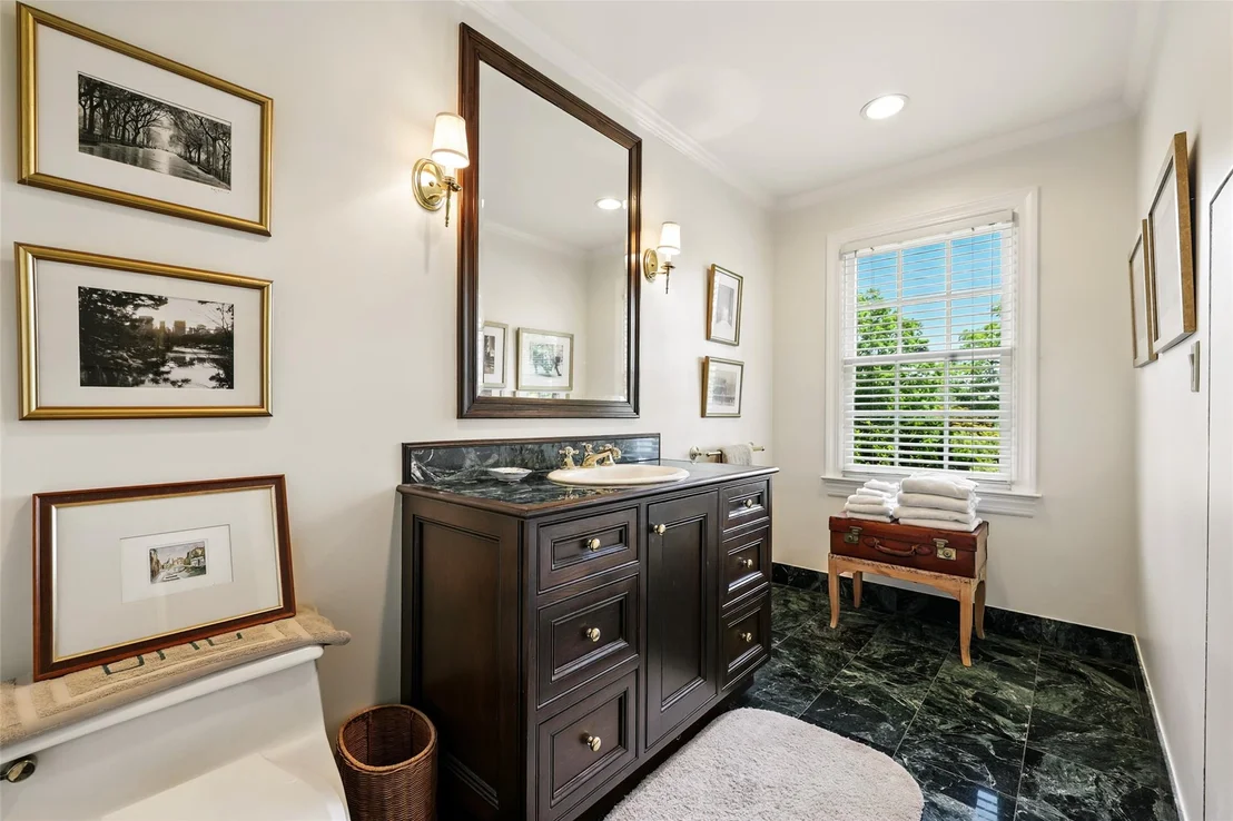 Photo of 325 Highland Road