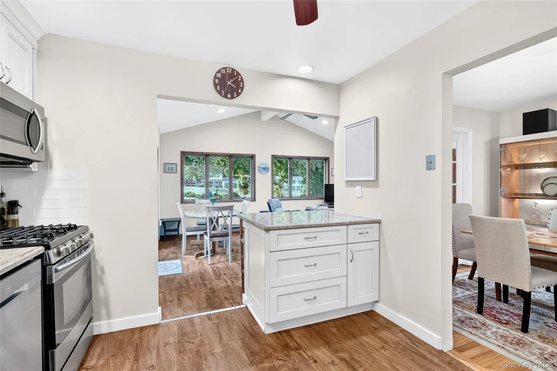 Photo of 32 Sengstacken Drive