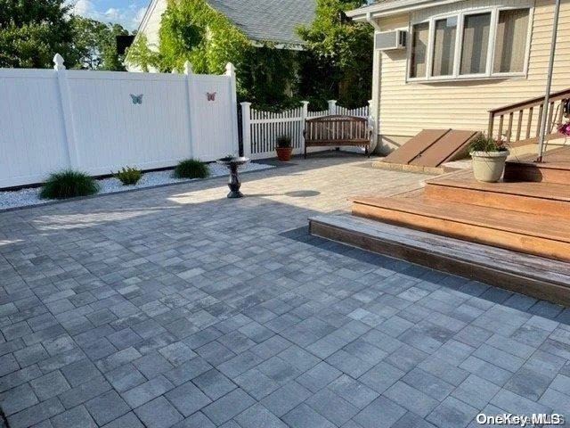 Photo of 455 Beacon Avenue