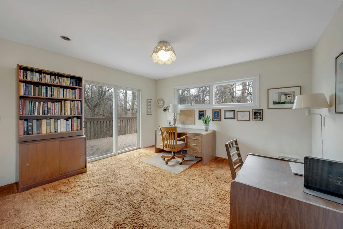 Photo of 180 N Hampton Drive