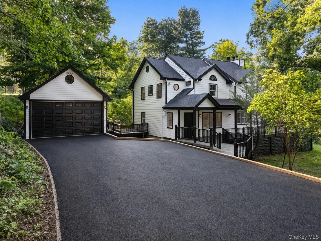 Photo of 17 Ridge Way