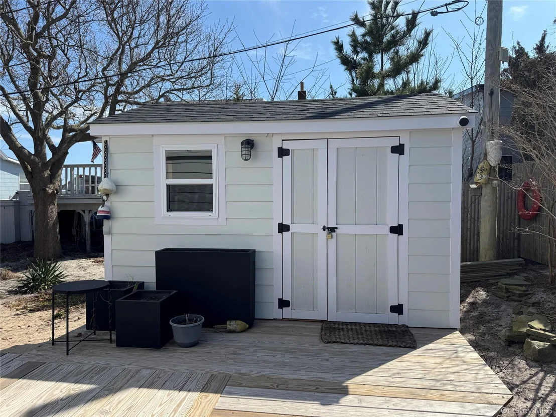Photo of 106 Oak Beach Road