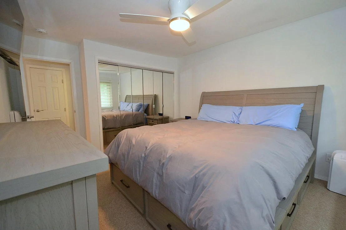 Photo of Unit 39B at 2449 Union Boulevard