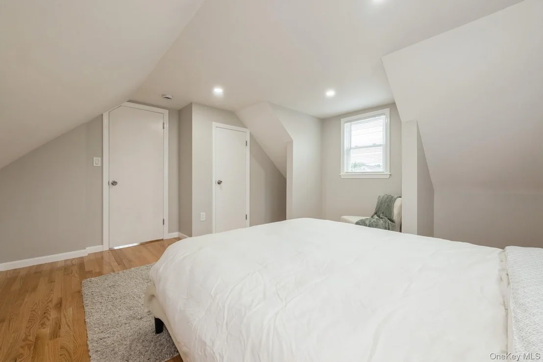 Photo of 1086 Lehman Road