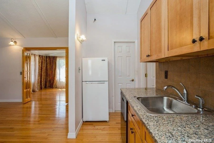 Photo of 242 Monroe Drive