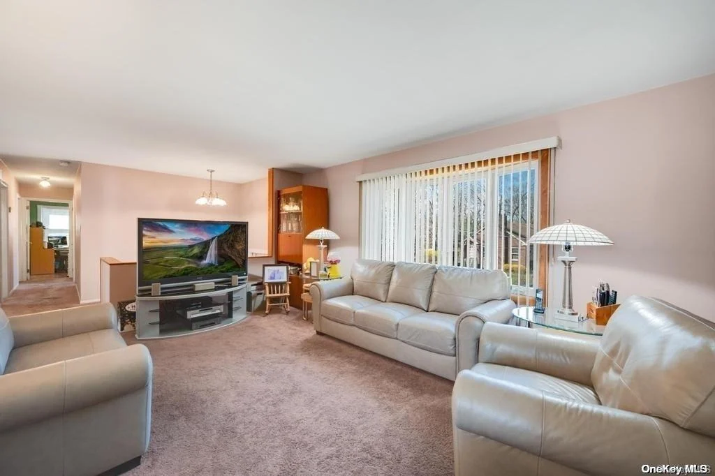 Photo of 7 Hoffman Drive
