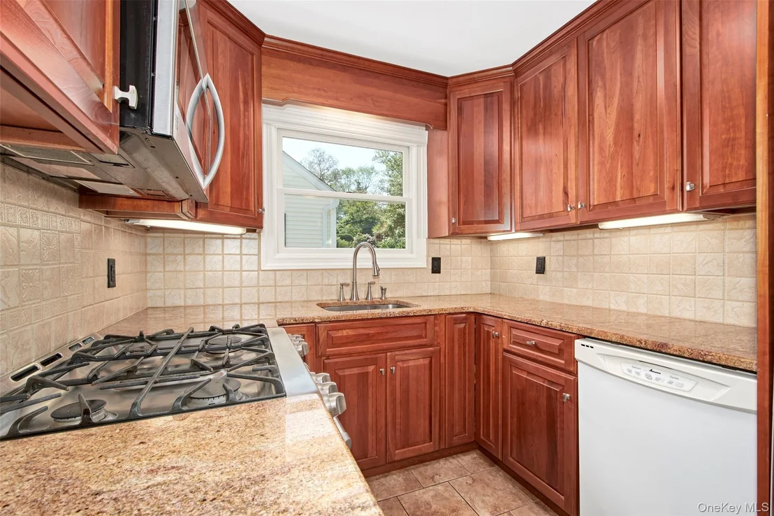 Photo of 121 Parkview Place