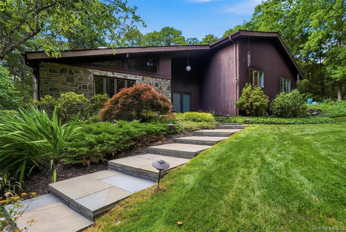 Photo of 17 Stoutenburgh Drive