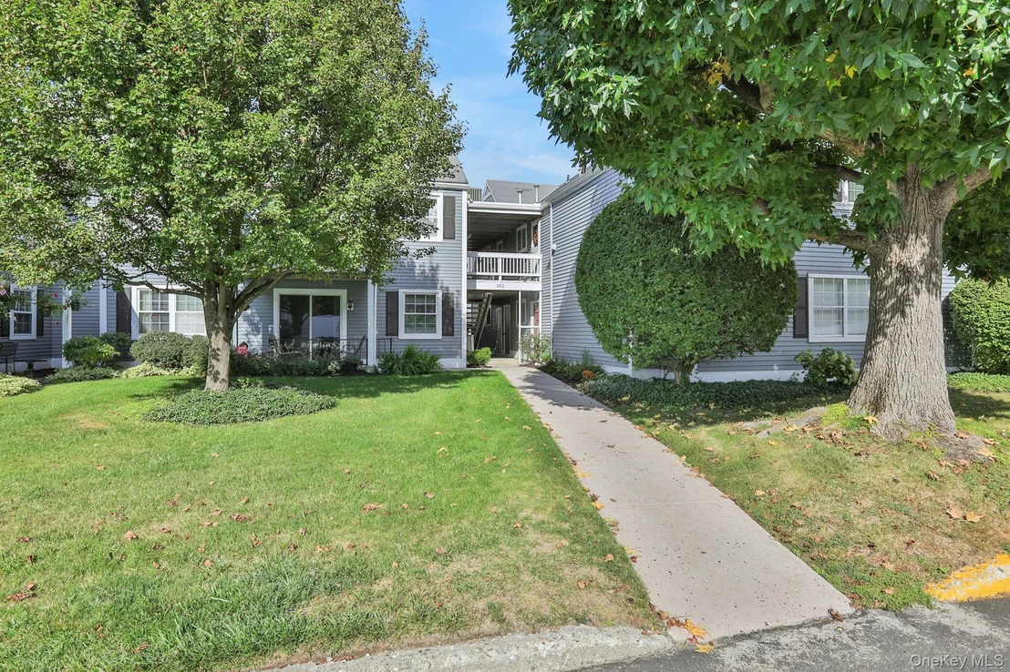 Photo of Unit E at 302 Commons Way