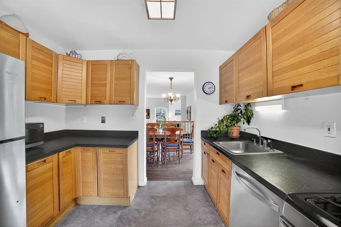 Photo of 32 Spring Pond Drive