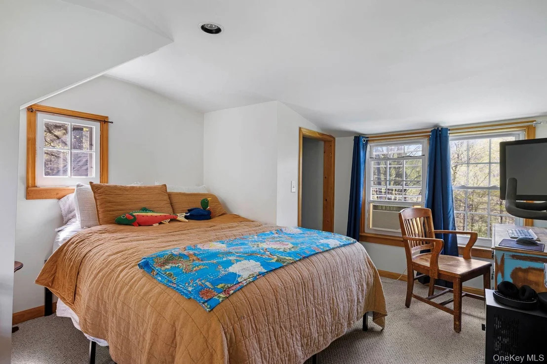 Photo of 452 Mountain Road