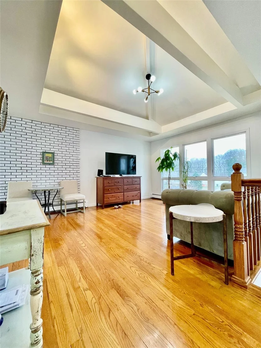 Photo of 69 Fulton Boulevard