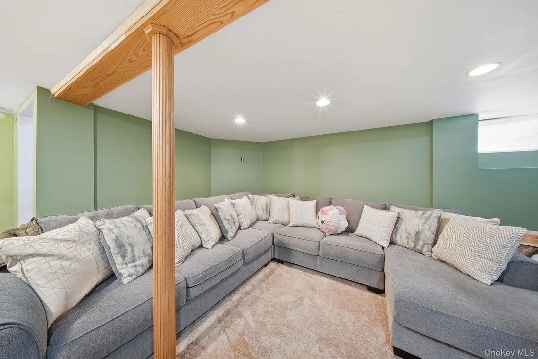 Photo of 100 Maybrook Road